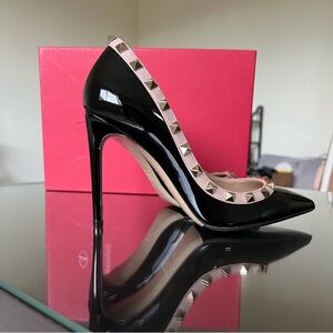 Black Patent Pointed Toe Studded Pump with Pink Trim